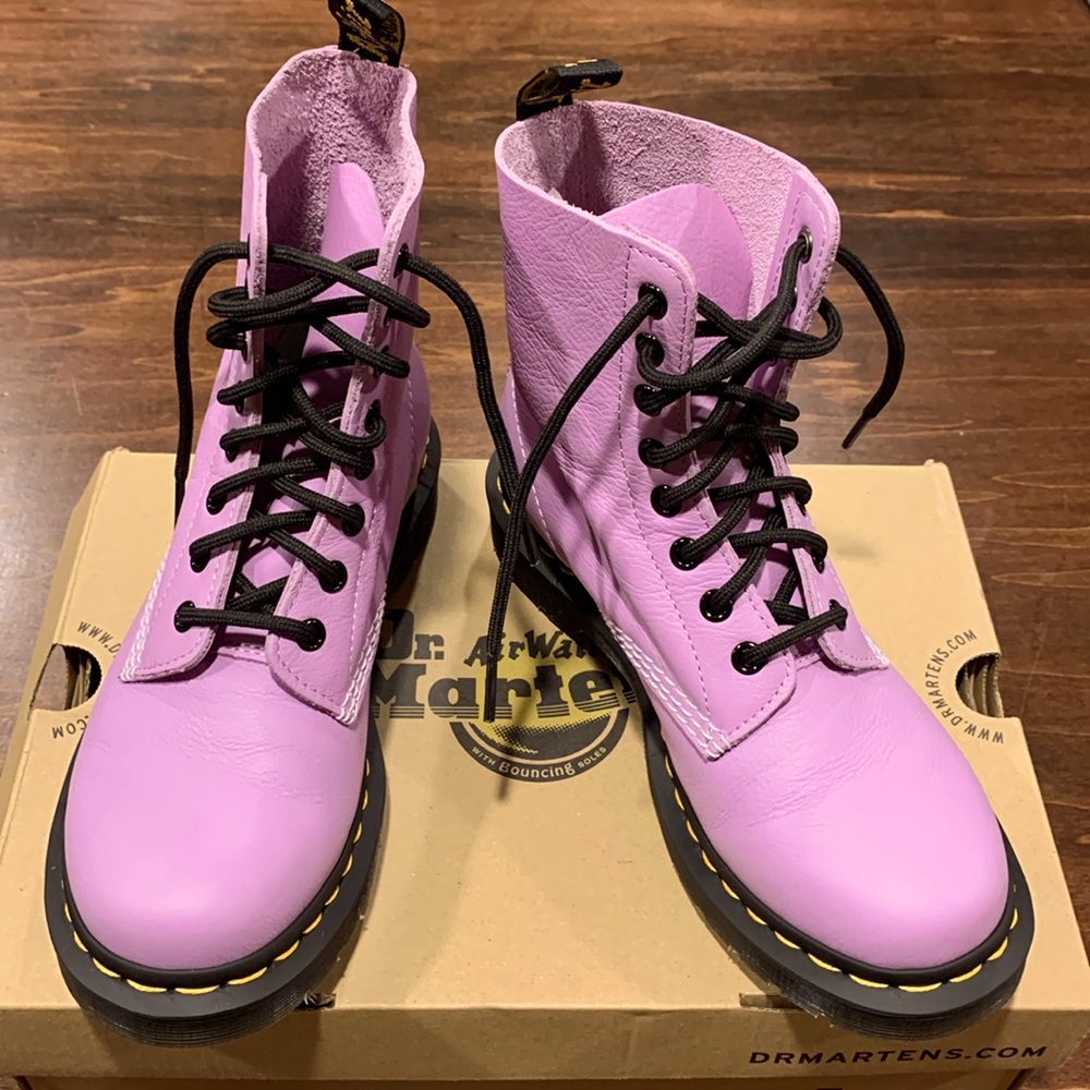 Dr. Martens AirWair 1460 Pascal Lilac Boots Size 7